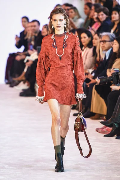 Look 33
